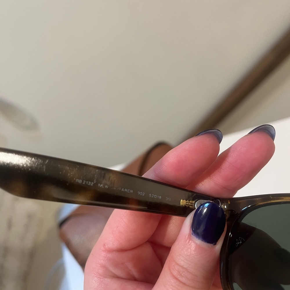 Ray-Ban New Wayfarer Brown Tortoise Sunglasses - Picture 4 of 5